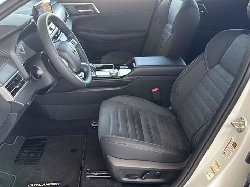 New 2026 Mitsubishi Outlander LE FWD image 23