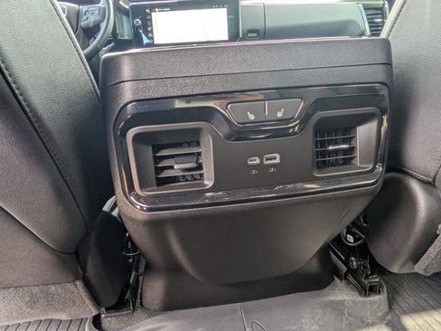 Used 2024 GMC Sierra 2500 AT4 w/ AT4 Premium Plus Package image 16