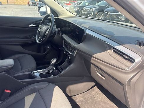 Certified 2024 Buick Encore GX Preferred w/ Comfort Package FWD image 27