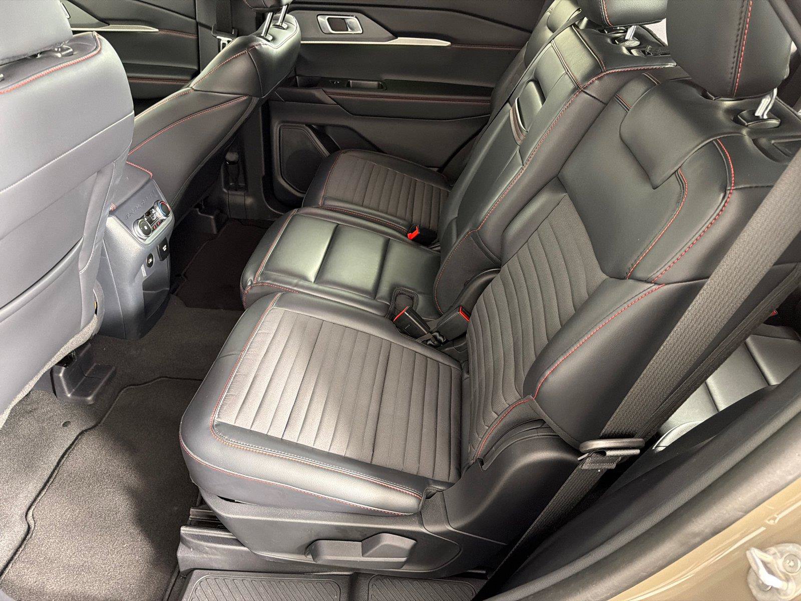 Used 2026 Ford Explorer ST-Line w/ Premium Package RWD image 20