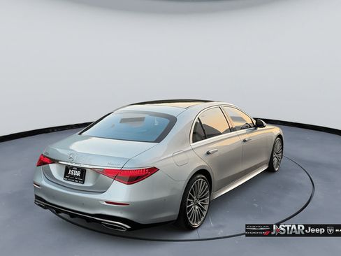 Used 2023 Mercedes-Benz S 580 4MATIC Sedan image 4