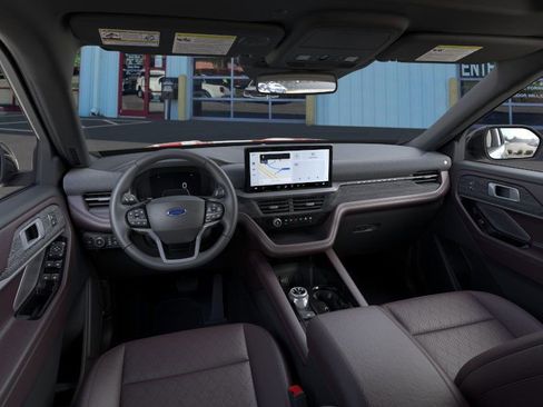 Used 2026 Ford Explorer Platinum image 9