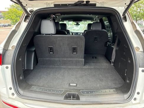 Used 2024 Buick Enclave Premium AWD/4WD image 7