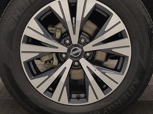 Used 2022 Nissan Rogue SV image 31