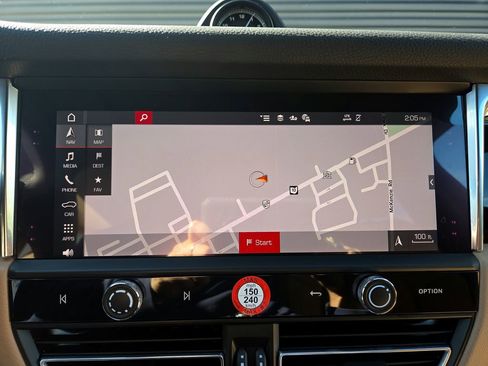 Certified 2026 Porsche Macan image 11