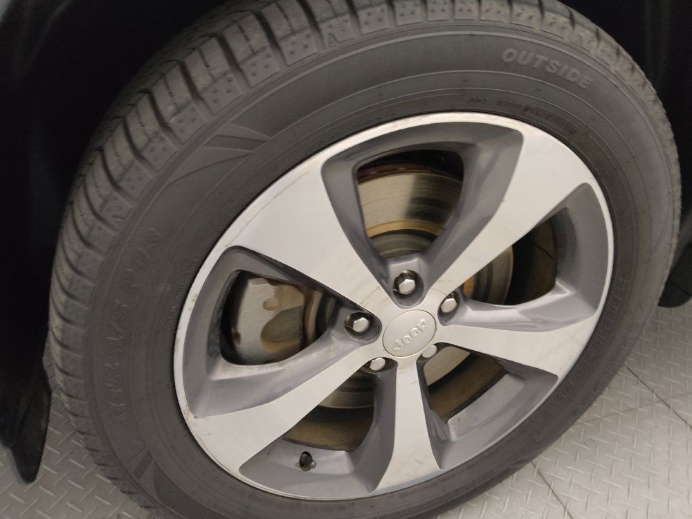 Used 2019 Jeep Cherokee Limited FWD image 31