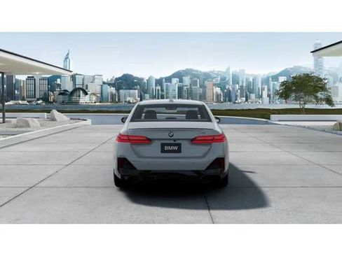 New 2027 BMW i5 eDrive40 AWD/4WD image 5