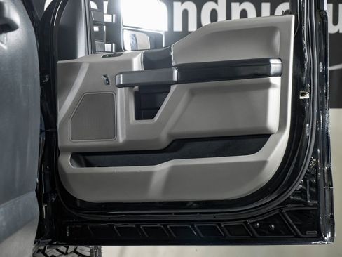 Used 2017 Ford F250 XLT w/ XLT Value Package image 33