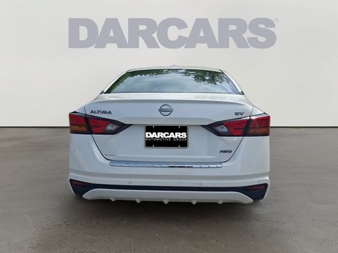 Used 2023 Nissan Altima 2.5 SV AWD/4WD image 5
