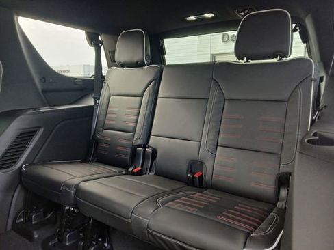 New 2026 GMC Yukon AT4 Ultimate w/ LPO, Illumination Package image 19