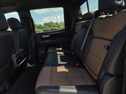 Used 2024 Chevrolet Silverado 2500 High Country w/ High Country Premium Package AWD/4WD image 24