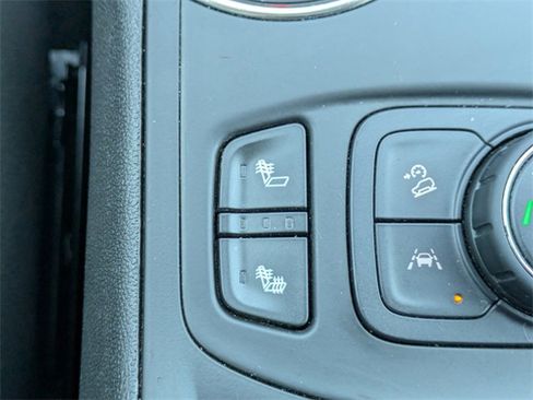 Used 2023 GMC Terrain SLT image 25