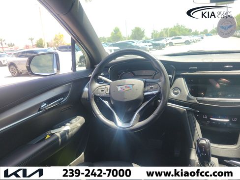 Used 2023 Cadillac XT6 Luxury w/ LPO, Premium Carpet Package FWD image 19
