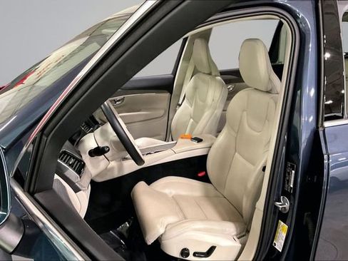 Certified 2024 Volvo XC90 T8 Ultimate w/ Protection Package Premier AWD/4WD image 28