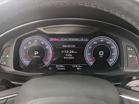 Used 2022 Audi Q7 3.0T Premium image 27