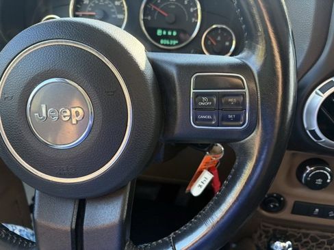 Used 2016 Jeep Wrangler Unlimited Rubicon w/ Connectivity Group image 14