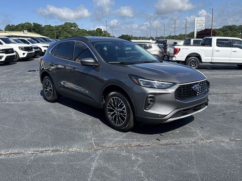 New 2025 Ford Escape PHEV w/ PHEV Premium Package image 4