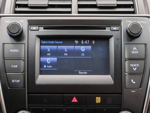 Used 2017 Toyota Camry SE image 16