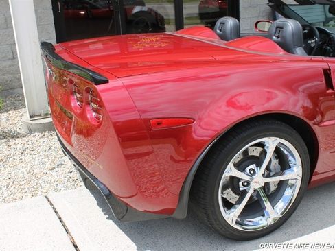 Used 2011 Chevrolet Corvette Grand Sport w/ Preferred Equipment Group RWD image 19