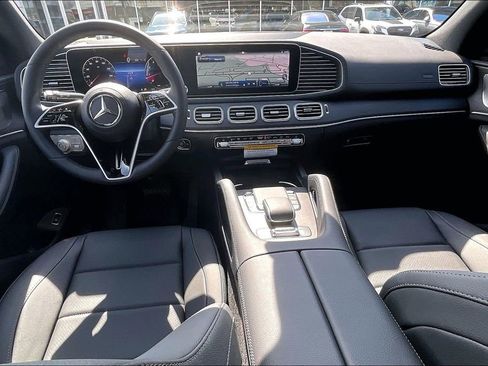New 2026 Mercedes-Benz GLS 450 4MATIC image 5