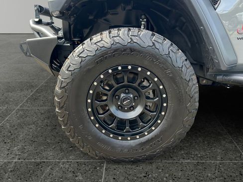 Used 2018 Jeep Wrangler Unlimited Rubicon AWD/4WD image 5