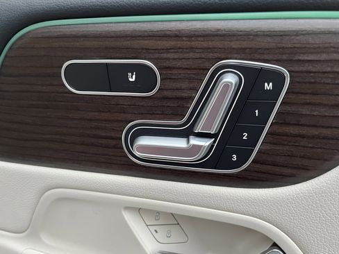 New 2026 Mercedes-Benz GLB 250 image 23