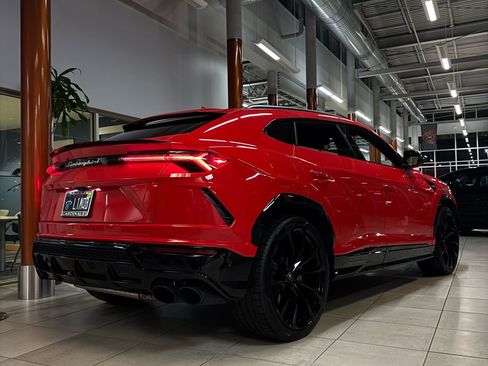 Used 2022 Lamborghini Urus image 7