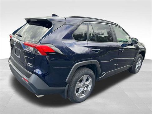 Certified 2022 Toyota RAV4 XLE w/ Convenience Package AWD/4WD image 6