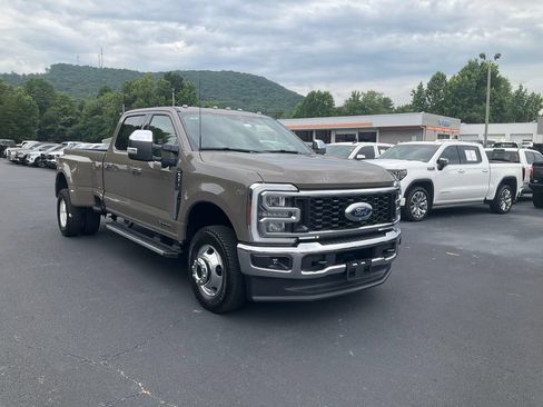 New 2026 Ford F350 Lariat w/ Chrome Package AWD/4WD image 3
