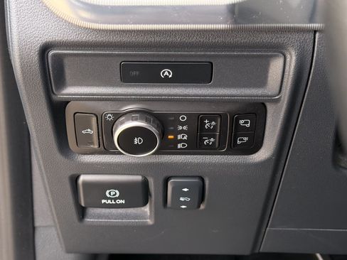 Used 2025 Ford F150 Lariat w/ FX4 Off-Road Package AWD/4WD image 24