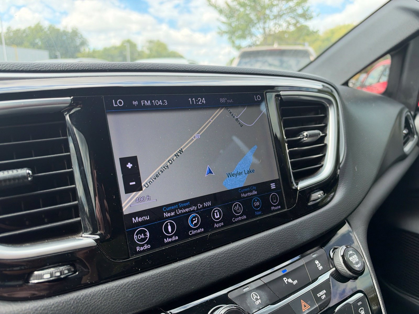 Used 2018 Chrysler Pacifica Touring-L w/ S Appearance Package FWD image 6