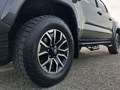 Used 2021 Toyota Tacoma TRD Sport image 10