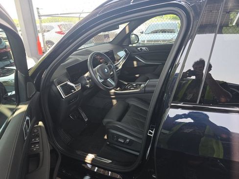 Used 2026 BMW X5 xDrive40i w/ M Sport Package AWD/4WD image 14