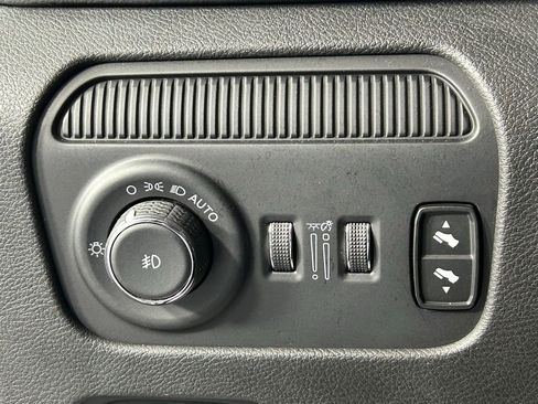 Used 2024 Jeep Grand Wagoneer L 4WD image 35