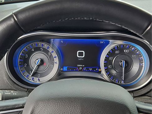 Used 2022 Chrysler 300 Touring w/ Sport Appearance Package RWD image 16