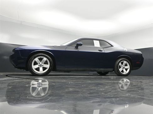 Used 2013 Dodge Challenger SXT RWD image 25