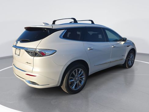 Used 2023 Buick Enclave Avenir FWD image 4