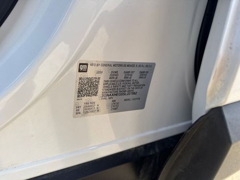 Used 2025 Chevrolet Equinox LT image 28