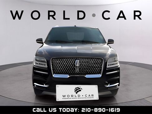 Used 2018 Lincoln Navigator L Select w/ Technology Package image 2