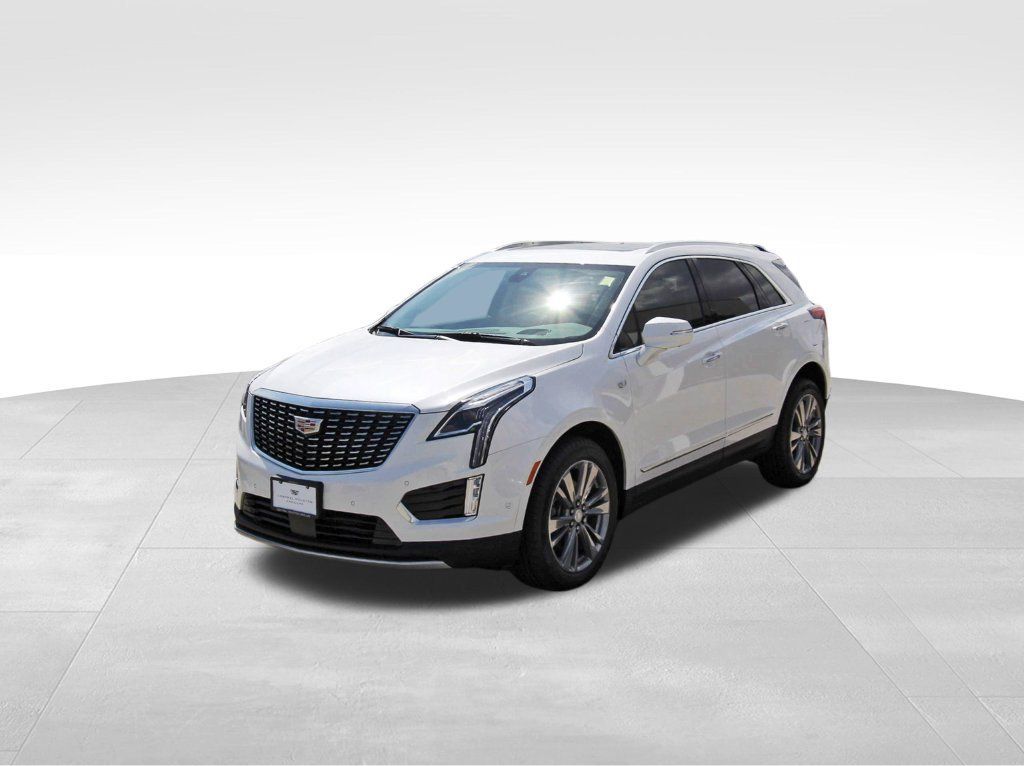 Used 2026 Cadillac XT5 Premium Luxury w/ Driver Assist Package FWD image 2