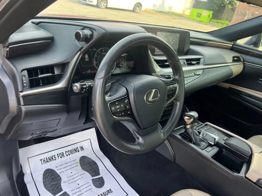 Used 2019 Lexus ES 350 w/ Premium Package FWD image 26