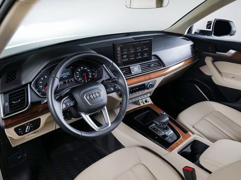 Certified 2023 Audi Q5 2.0T Premium w/ Convenience Package image 3