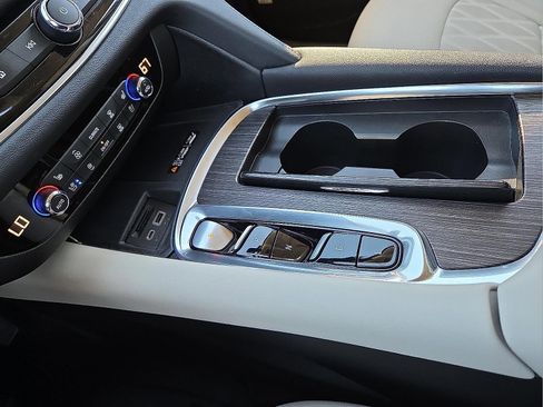 Used 2024 Buick Enclave Avenir w/ Avenir Technology Package image 25