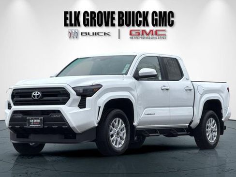 Used 2025 Toyota Tacoma SR5 image 8