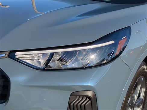 Used 2024 Ford Escape ST-Line w/ Tech Pack #1 image 9