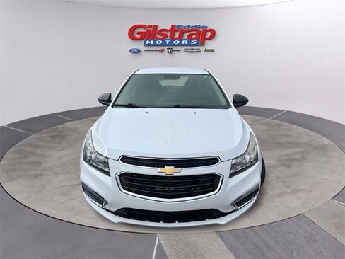 Used 2015 Chevrolet Cruze LS image 2