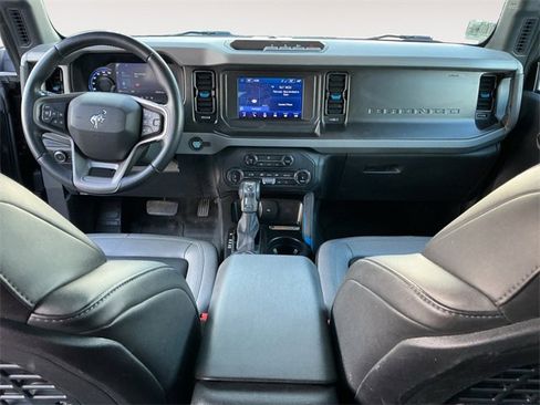 Used 2022 Ford Bronco Black Diamond image 10