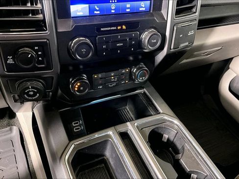 Used 2020 Ford F150 XLT w/ Equipment Group 302A Luxury AWD/4WD image 25