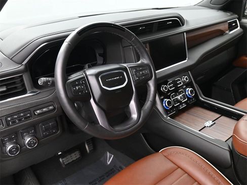 Used 2024 GMC Yukon XL Denali Ultimate image 7