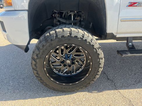 Used 2017 Chevrolet Silverado 2500 LT w/ Custom Sport Edition image 25